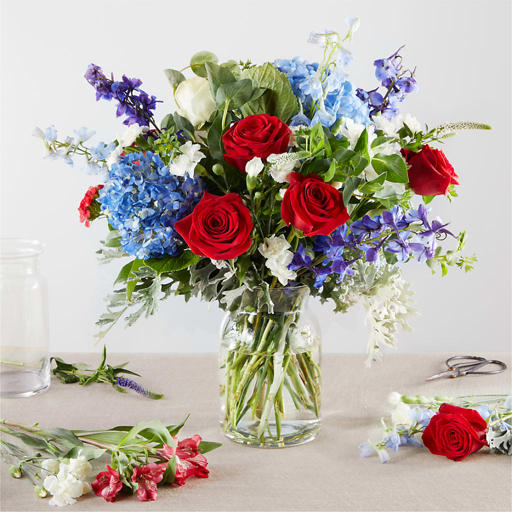 Star Spangled - A Florist Original – SOUTHERN TRADITIONS FLORAL & GIFTS, Swainsboro GA