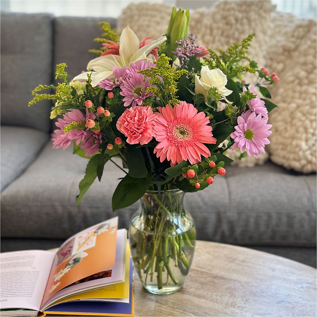 Pastel Tradition - A Florist Original – SOUTHERN TRADITIONS FLORAL & GIFTS, Swainsboro GA