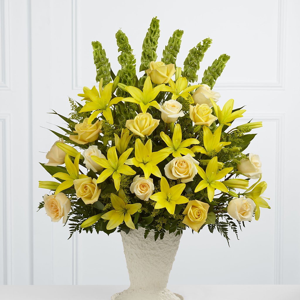 Golden Memories Arrangement – SOUTHERN TRADITIONS FLORAL & GIFTS, Swainsboro GA
