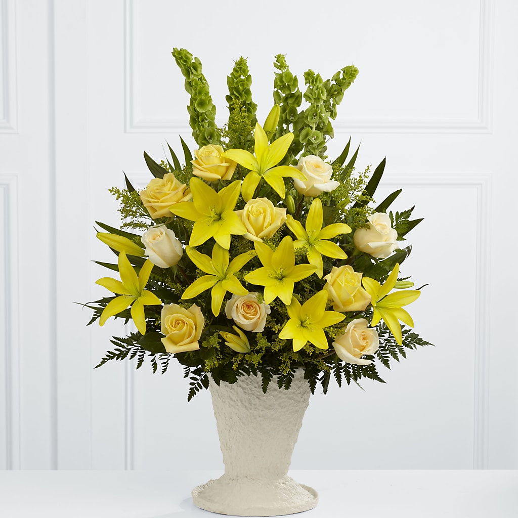 Golden Memories Arrangement – SOUTHERN TRADITIONS FLORAL & GIFTS, Swainsboro GA