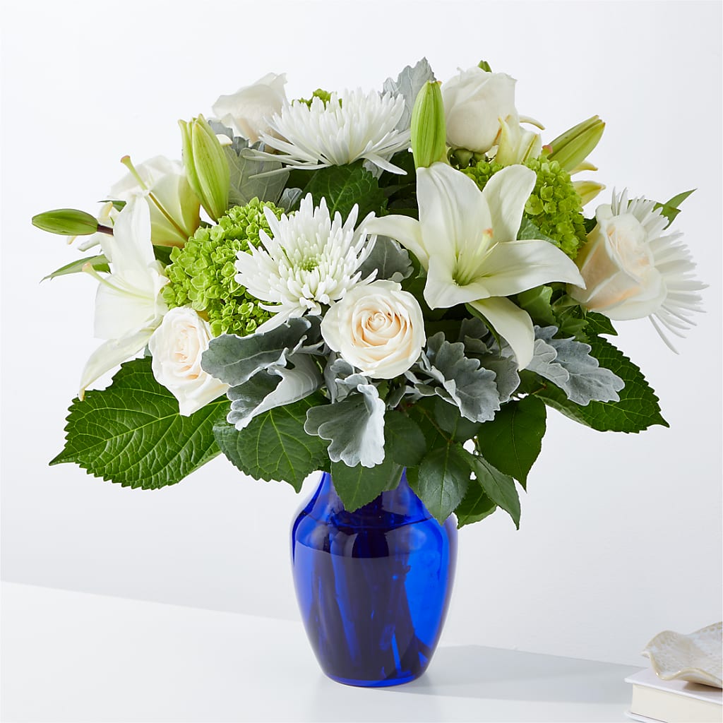 Snowy Dreams Bouquet – SOUTHERN TRADITIONS FLORAL & GIFTS, Swainsboro GA