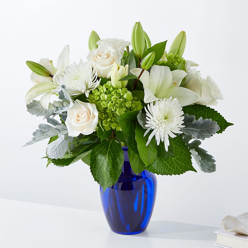 Snowy Dreams Bouquet – SOUTHERN TRADITIONS FLORAL & GIFTS, Swainsboro GA
