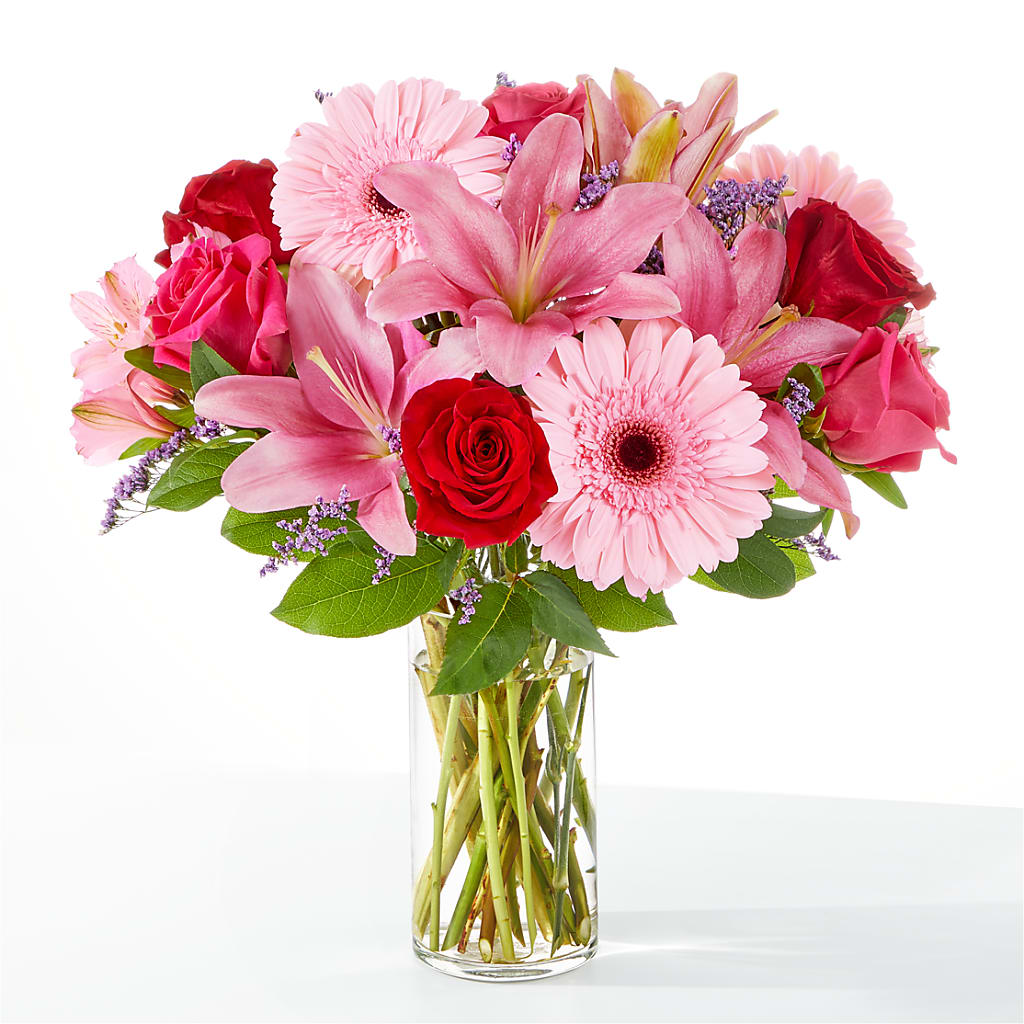 Lots of Love Bouquet – SOUTHERN TRADITIONS FLORAL & GIFTS, Swainsboro GA