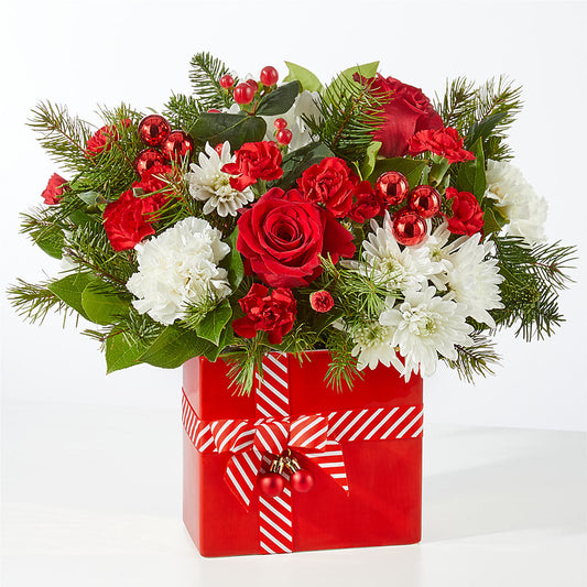 Presents Under the Tree Bouquet – SOUTHERN TRADITIONS FLORAL & GIFTS, Swainsboro GA