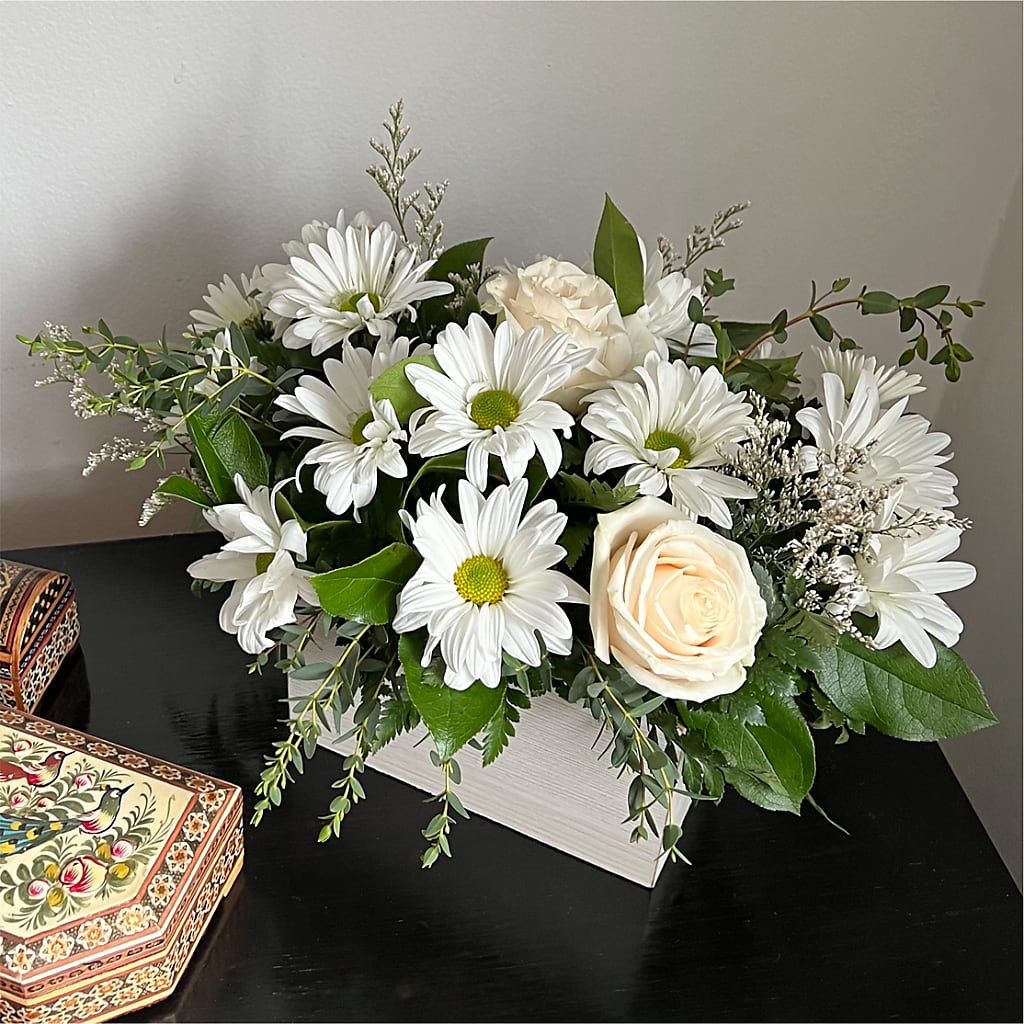 Fresh Linen Box Bouquet – SOUTHERN TRADITIONS FLORAL & GIFTS, Swainsboro GA