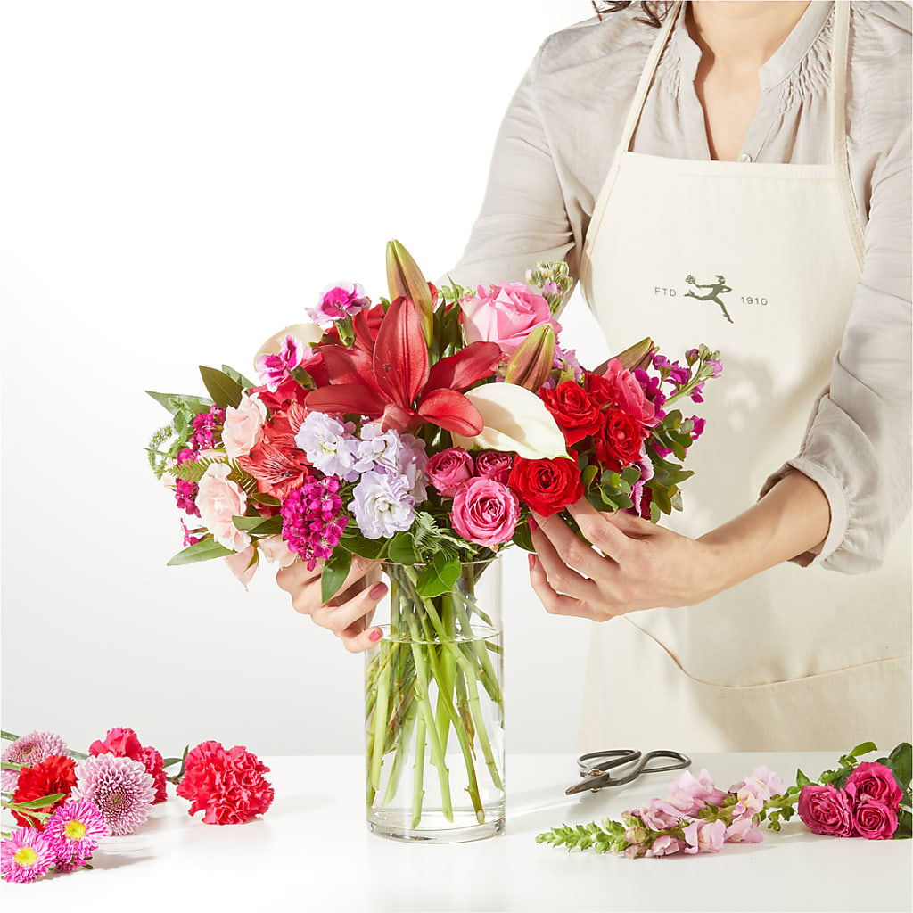 Swooning Over You - A Luxury Florist Original – SOUTHERN TRADITIONS FLORAL & GIFTS, Swainsboro GA