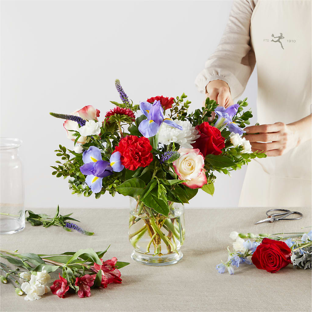 Star Spangled - A Florist Original – SOUTHERN TRADITIONS FLORAL & GIFTS, Swainsboro GA