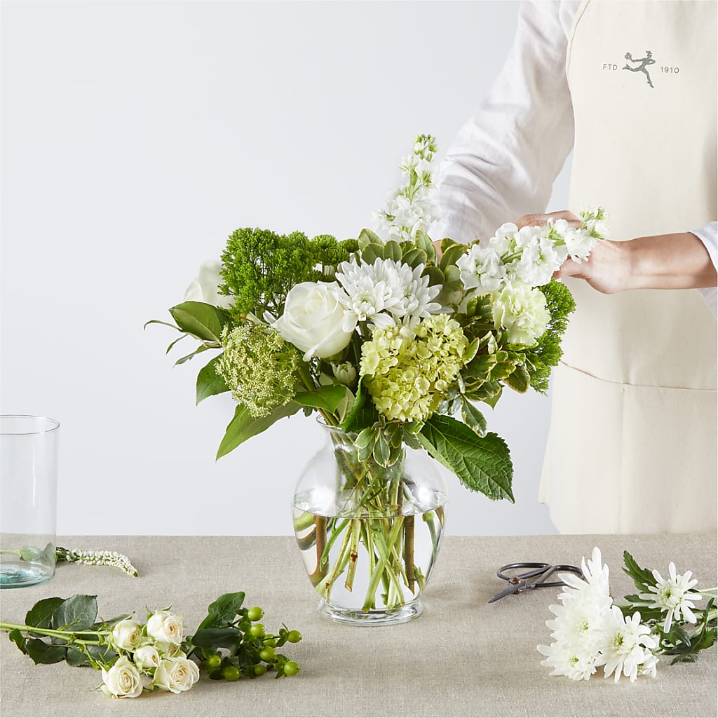 Irish Garden - A Florist Original – SOUTHERN TRADITIONS FLORAL & GIFTS, Swainsboro GA
