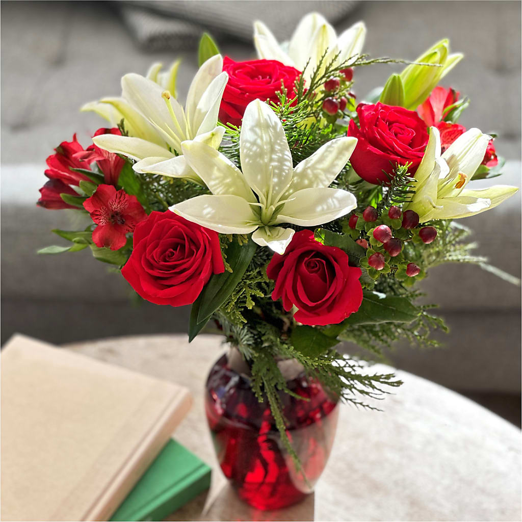 Evergreen Delight Bouquet – SOUTHERN TRADITIONS FLORAL & GIFTS, Swainsboro GA