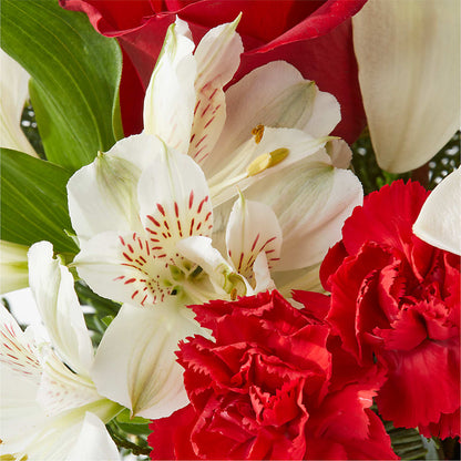Holiday Season Bouquet – SOUTHERN TRADITIONS FLORAL & GIFTS, Swainsboro GA