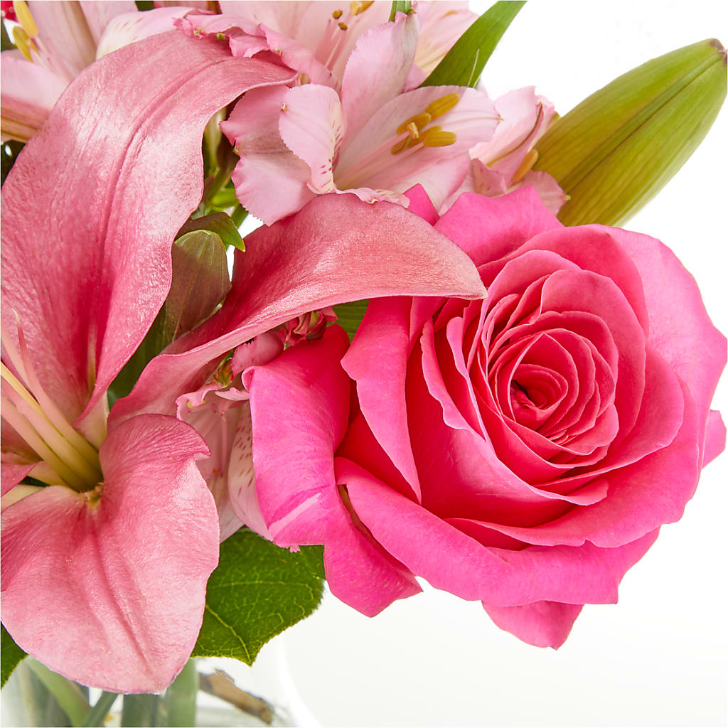 Lots of Love Bouquet – SOUTHERN TRADITIONS FLORAL & GIFTS, Swainsboro GA